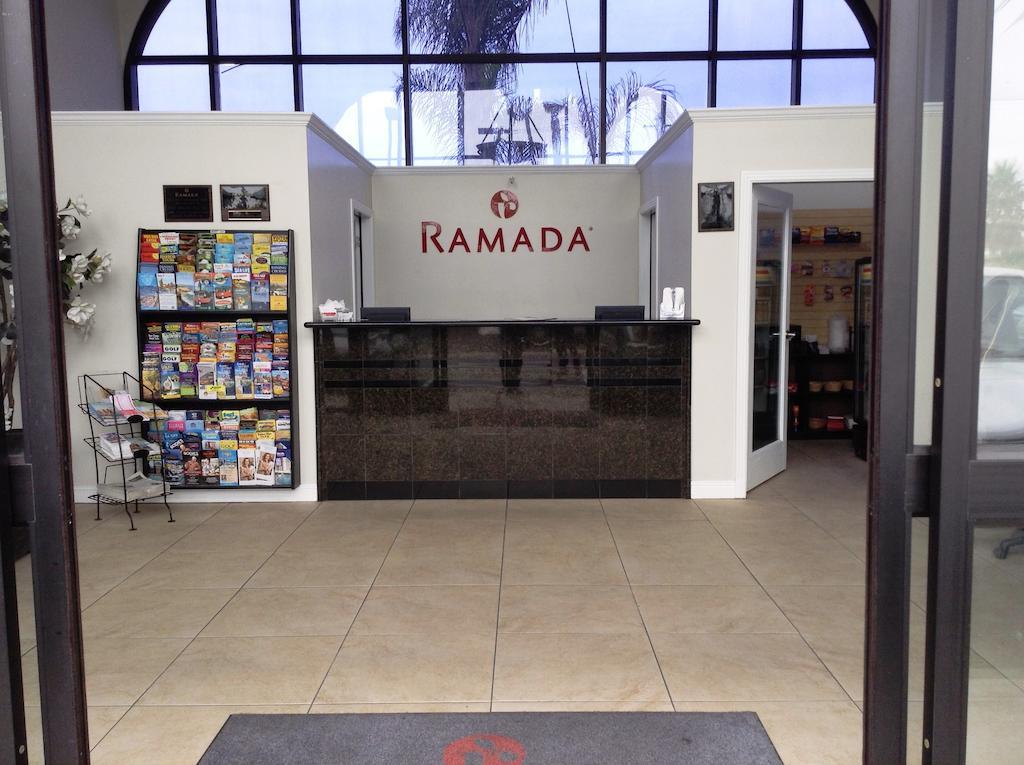 Hotel Ramada By Wyndham Oceanside Esterno foto